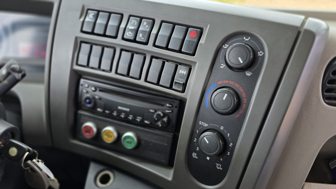 شاحنة قلاب RENAULT Midlum 190DX, winch, original 46'000km: صورة 13 شاحنة قلاب RENAULT Midlum 190DX, winch, original 46'000km: صورة 13