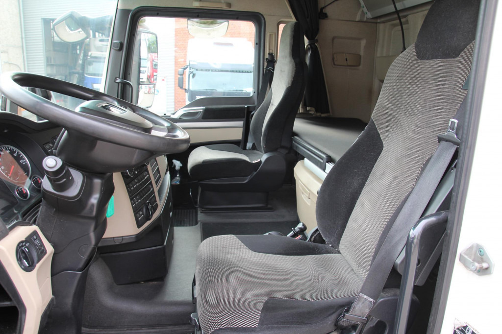 MAN TGX 18.500 XXL Standklima Navi Xenon Retarder - وحدة جر: صورة 3 MAN TGX 18.500 XXL Standklima Navi Xenon Retarder - وحدة جر: صورة 3