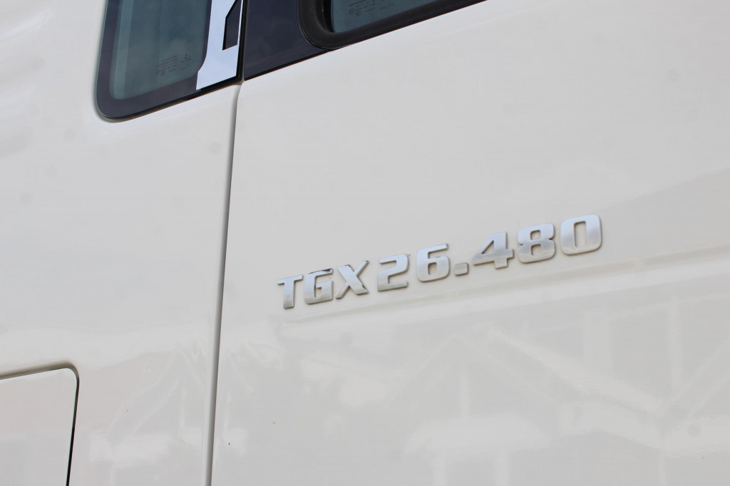 MAN TGX 26.480 Plane Stapleraufnahme Lenkachse AHK - شاحنة ستارة: صورة 5 MAN TGX 26.480 Plane Stapleraufnahme Lenkachse AHK - شاحنة ستارة: صورة 5