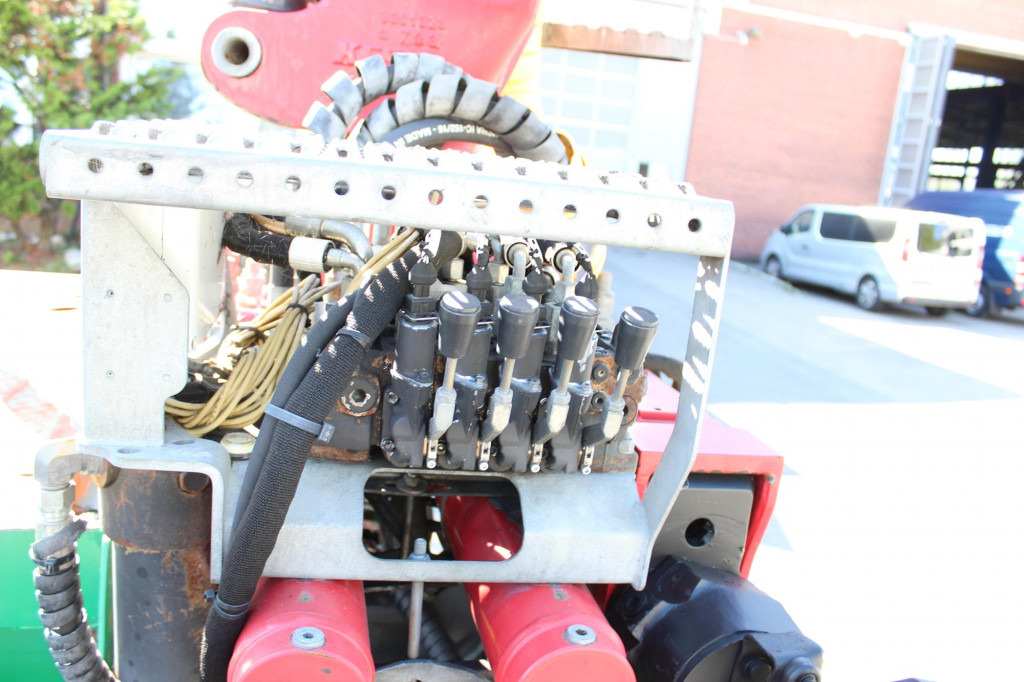 MAN TGX 33.560 D38Motor 6x4 Intarder KESLA-Holzkran - شاحنة قطع الأشجار, شاحنة كرين: صورة 4 MAN TGX 33.560 D38Motor 6x4 Intarder KESLA-Holzkran - شاحنة قطع الأشجار, شاحنة كرين: صورة 4