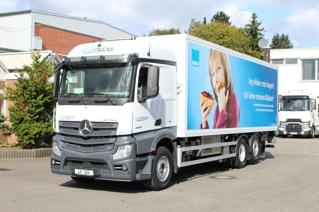 Mercedes-Benz Actros 2533 E6 Kühlkoffer Lift-Lenkachse LBW - شاحنة الفريزر: صورة 1 Mercedes-Benz Actros 2533 E6 Kühlkoffer Lift-Lenkachse LBW - شاحنة الفريزر: صورة 1