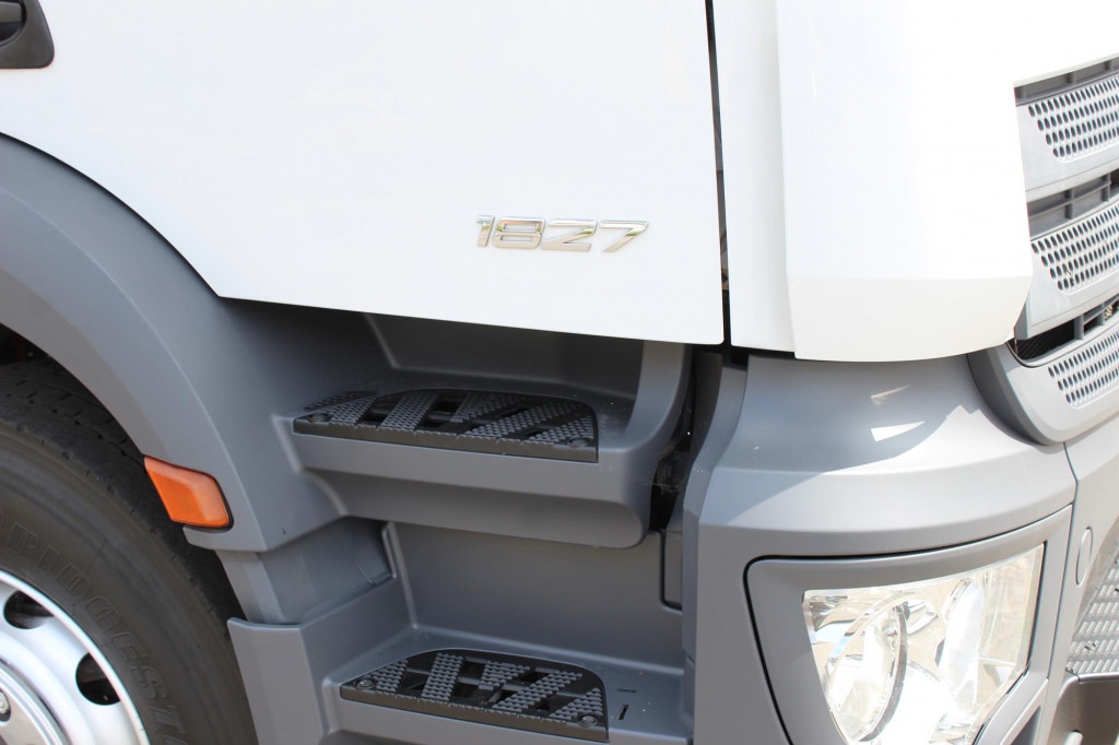 Mercedes-Benz Antos 1827 E6 CS 1050 LBW Seitentur - شاحنة الفريزر: صورة 5 Mercedes-Benz Antos 1827 E6 CS 1050 LBW Seitentur - شاحنة الفريزر: صورة 5