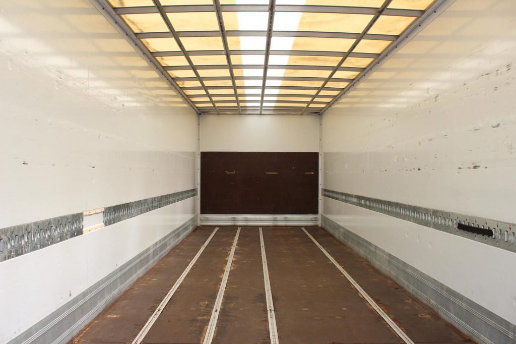 Mercedes-Benz Atego 1221 E6 Koffer Klima Kamera LBW Nur 85 Tkm - شاحنة مقفلة: صورة 2 Mercedes-Benz Atego 1221 E6 Koffer Klima Kamera LBW Nur 85 Tkm - شاحنة مقفلة: صورة 2