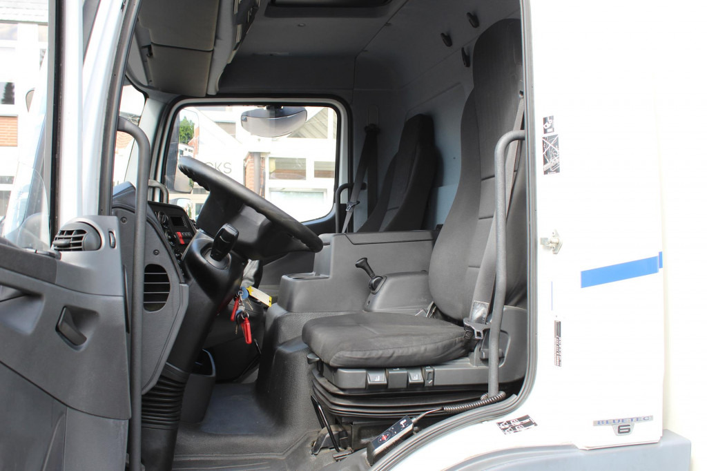 Mercedes-Benz Atego 1221 E6 Koffer Klima LDW Schalter LBW - شاحنة مقفلة: صورة 5 Mercedes-Benz Atego 1221 E6 Koffer Klima LDW Schalter LBW - شاحنة مقفلة: صورة 5