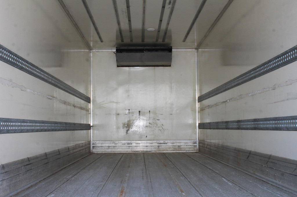 Mercedes-Benz Atego 1221 TK T-800R Tiefkühl Türen+LBW - شاحنة الفريزر: صورة 4 Mercedes-Benz Atego 1221 TK T-800R Tiefkühl Türen+LBW - شاحنة الفريزر: صورة 4