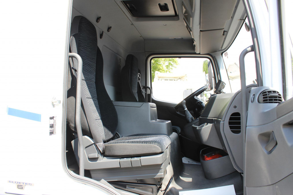 Mercedes-Benz Atego 1321 E6 Koffer Klima Kamera Schalter LBW - شاحنة مقفلة: صورة 4 Mercedes-Benz Atego 1321 E6 Koffer Klima Kamera Schalter LBW - شاحنة مقفلة: صورة 4