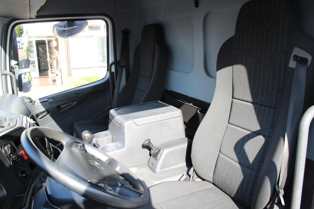Mercedes-Benz Atego 818 E6 Koffer 6m Klima LDW Schalter LBW - شاحنة مغلقة الصندوق: صورة 5 Mercedes-Benz Atego 818 E6 Koffer 6m Klima LDW Schalter LBW - شاحنة مغلقة الصندوق: صورة 5