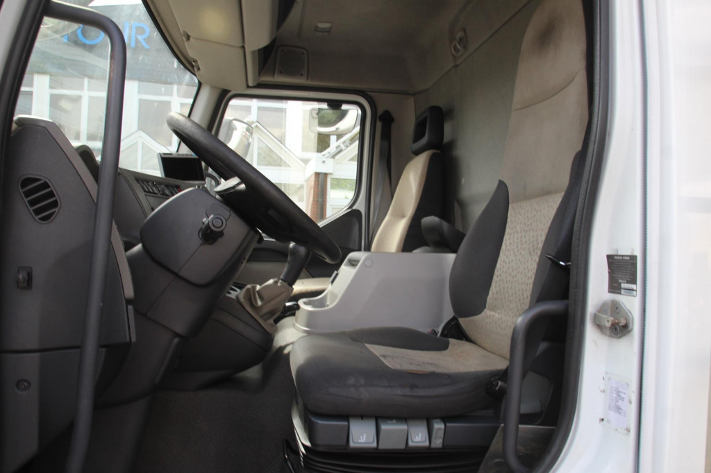 Renault Midlum 220 E5 CS 850 Strom LBW Seiten Tür FRC - شاحنة: صورة 2 Renault Midlum 220 E5 CS 850 Strom LBW Seiten Tür FRC - شاحنة: صورة 2