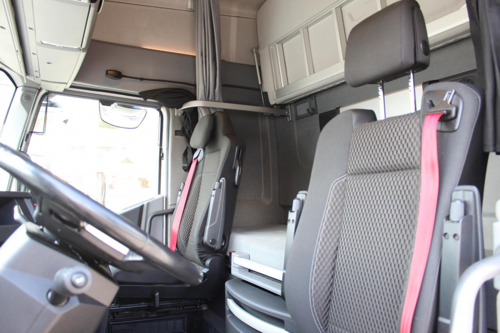 Renault T 520 E6 High Sleeper Retarder Kühlbox VIN: MD - وحدة جر: صورة 5 Renault T 520 E6 High Sleeper Retarder Kühlbox VIN: MD - وحدة جر: صورة 5