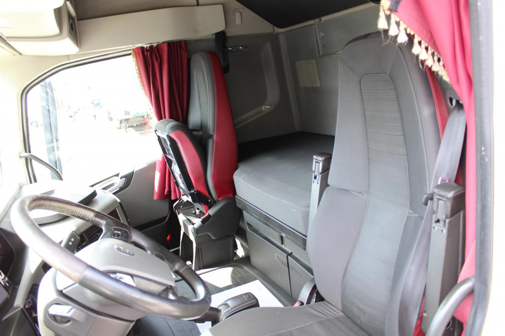 Volvo FH 500 E6 Globe I-Shift I-Park Cool 2 Tank - وحدة جر: صورة 5 Volvo FH 500 E6 Globe I-Shift I-Park Cool 2 Tank - وحدة جر: صورة 5