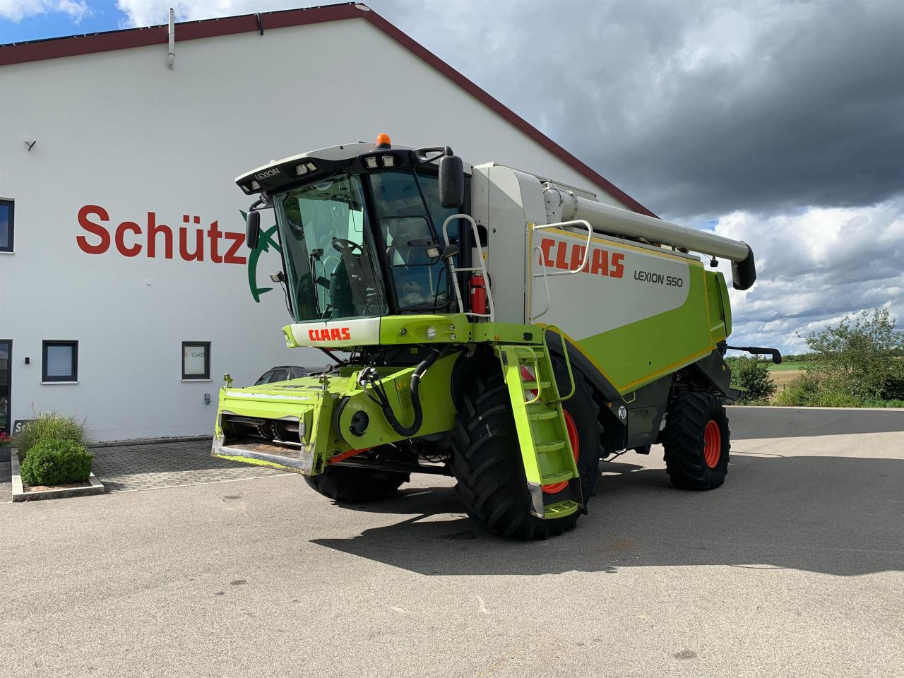 CLAAS Lexion 550 mit Schneidwerk V660, 3D und Klimaautomatik, gepflegter Zustand, Baujahr 2009 - حصادة موحَّدة: صورة 1 CLAAS Lexion 550 mit Schneidwerk V660, 3D und Klimaautomatik, gepflegter Zustand, Baujahr 2009 - حصادة موحَّدة: صورة 1