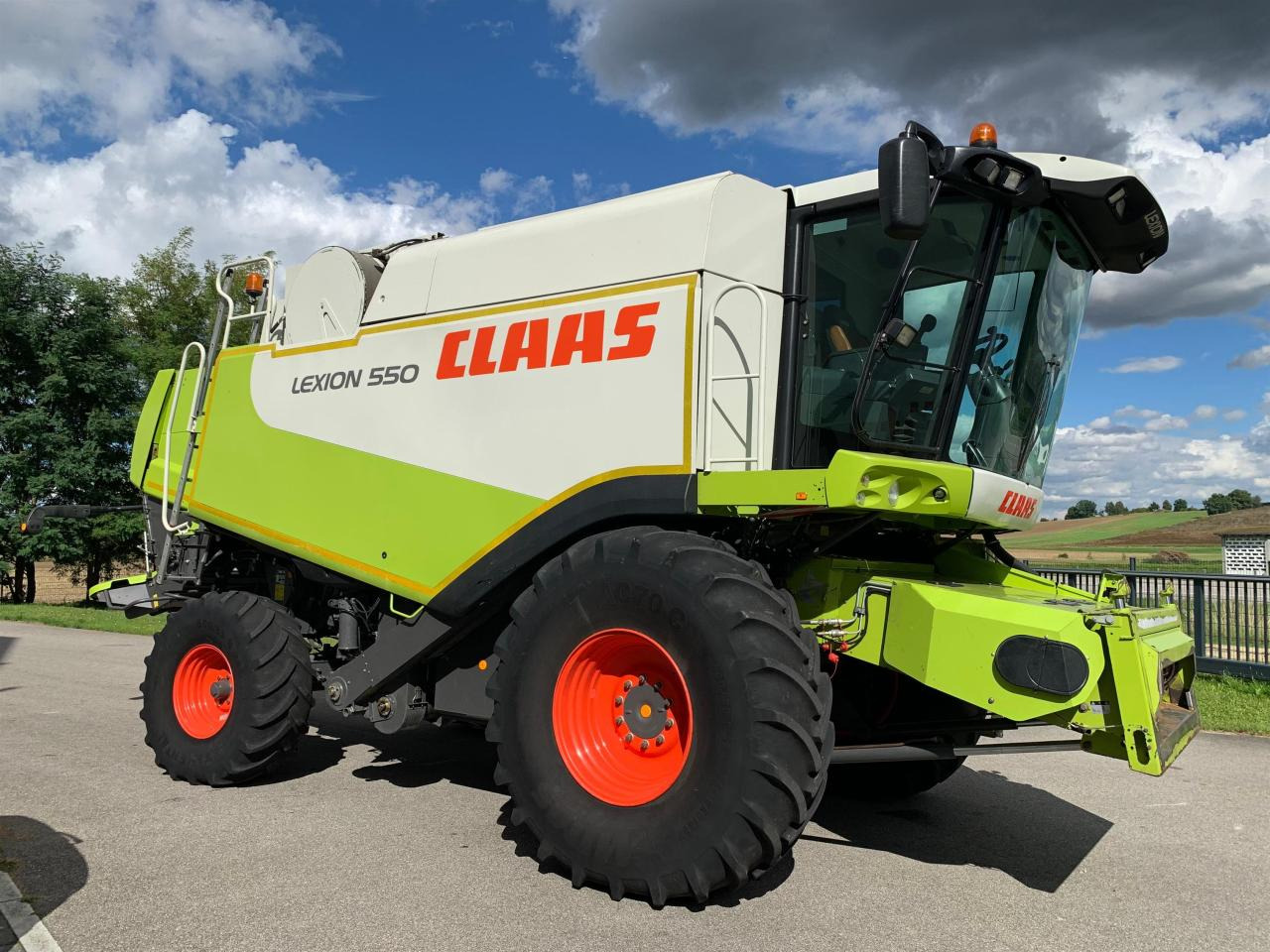 CLAAS Lexion 550 mit Schneidwerk V660, 3D und Klimaautomatik, gepflegter Zustand, Baujahr 2009 - حصادة موحَّدة: صورة 3 CLAAS Lexion 550 mit Schneidwerk V660, 3D und Klimaautomatik, gepflegter Zustand, Baujahr 2009 - حصادة موحَّدة: صورة 3