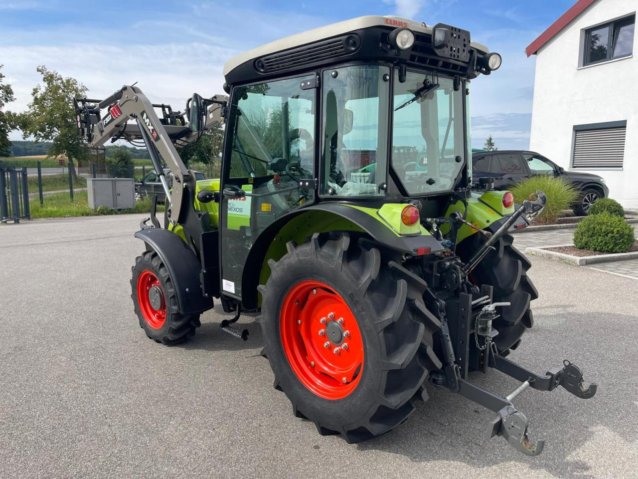 CLAAS Nexos 210 inkl. Frontlader, Frontzapfwelle - جرار: صورة 3 CLAAS Nexos 210 inkl. Frontlader, Frontzapfwelle - جرار: صورة 3