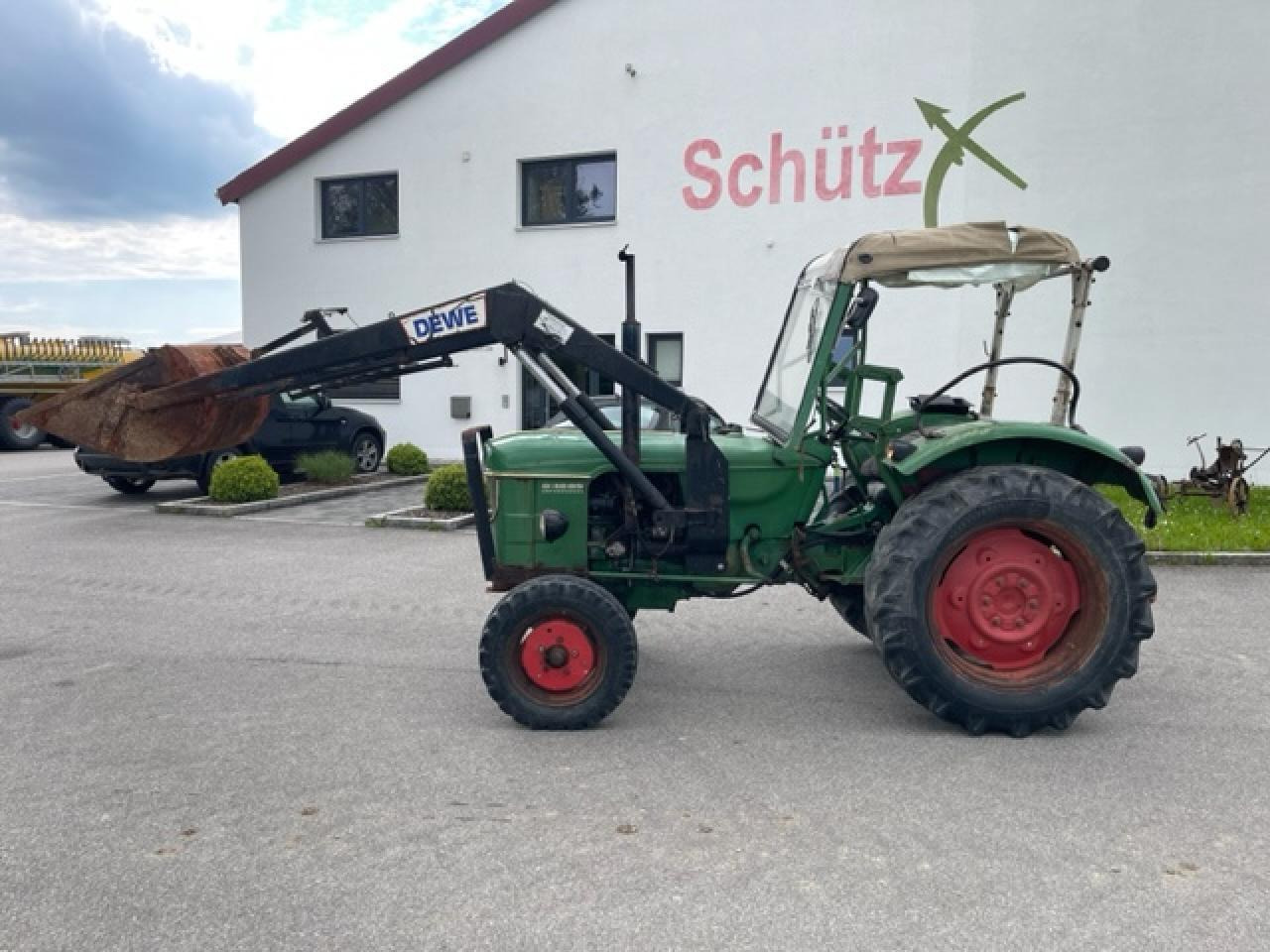 Deutz-Fahr D 4005 mit Frontlader - جرار: صورة 1 Deutz-Fahr D 4005 mit Frontlader - جرار: صورة 1