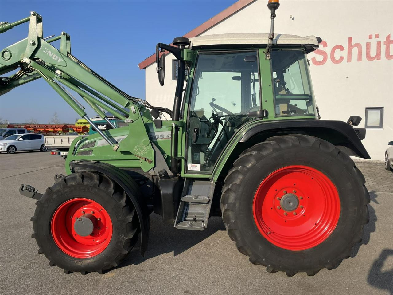 Fendt 309 Ci mit Frontlader, FKH, DL, Klima, 8250Bh - جرار: صورة 3 Fendt 309 Ci mit Frontlader, FKH, DL, Klima, 8250Bh - جرار: صورة 3