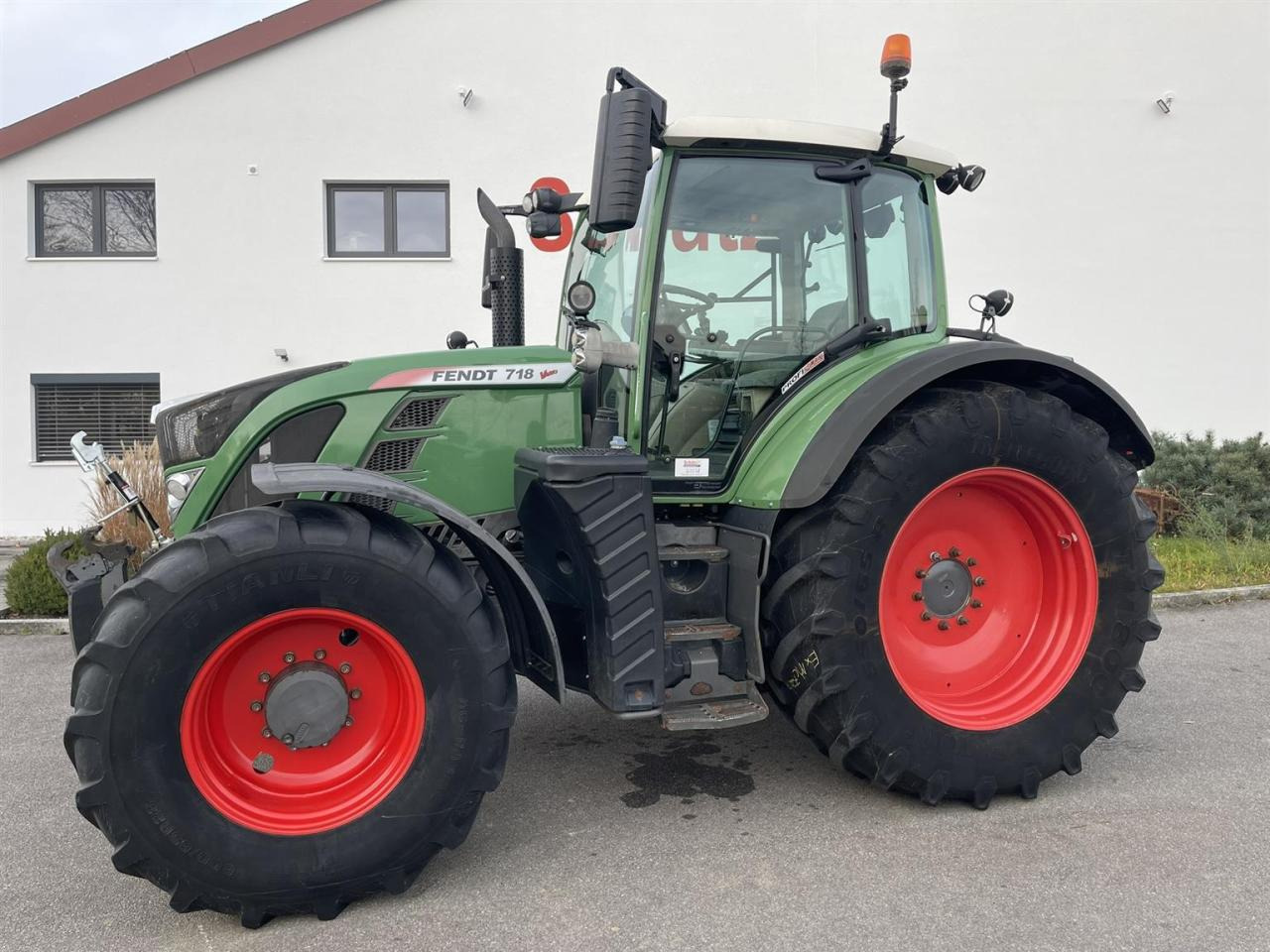 Fendt Fendt 718 Vario SCR GPS - جرار: صورة 2 Fendt Fendt 718 Vario SCR GPS - جرار: صورة 2