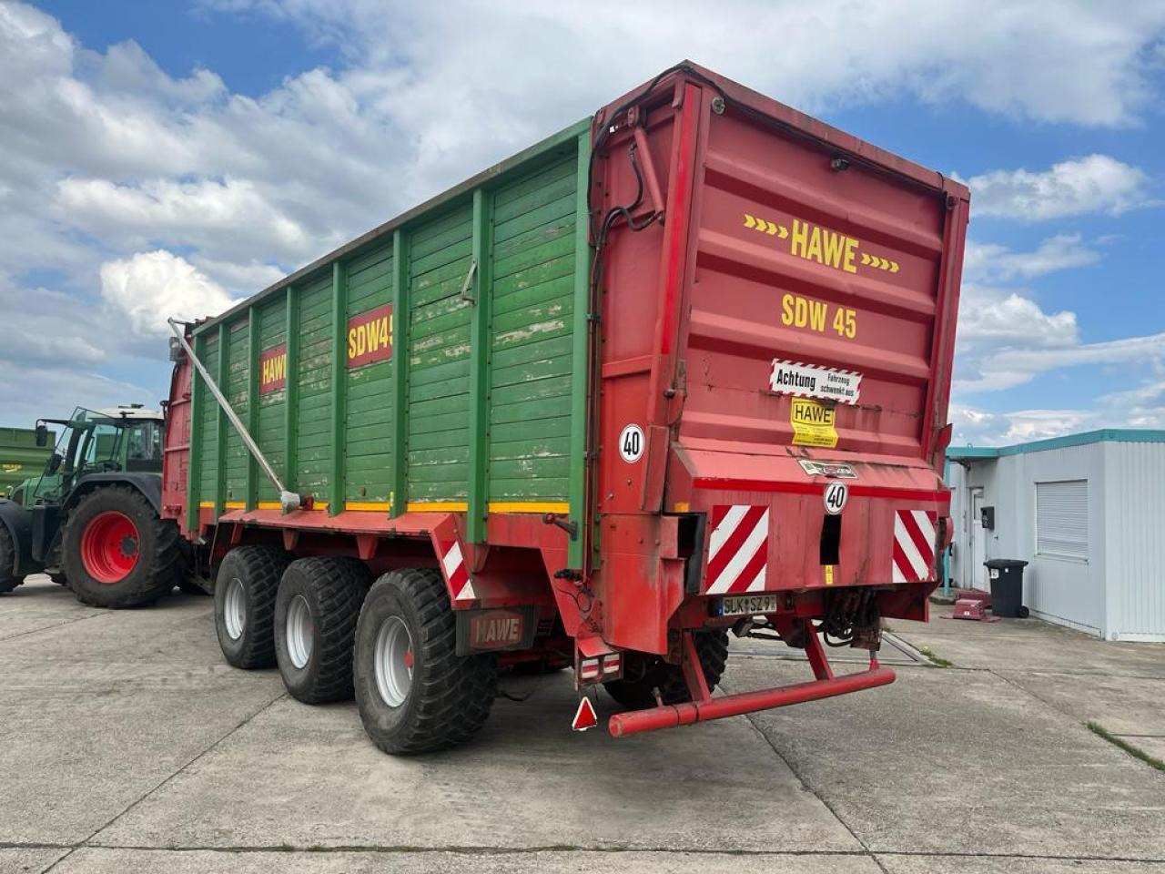HAWE Tridem SDW 45T mit Heckentleerung - مقطورة زراعية قلابة: صورة 4 HAWE Tridem SDW 45T mit Heckentleerung - مقطورة زراعية قلابة: صورة 4