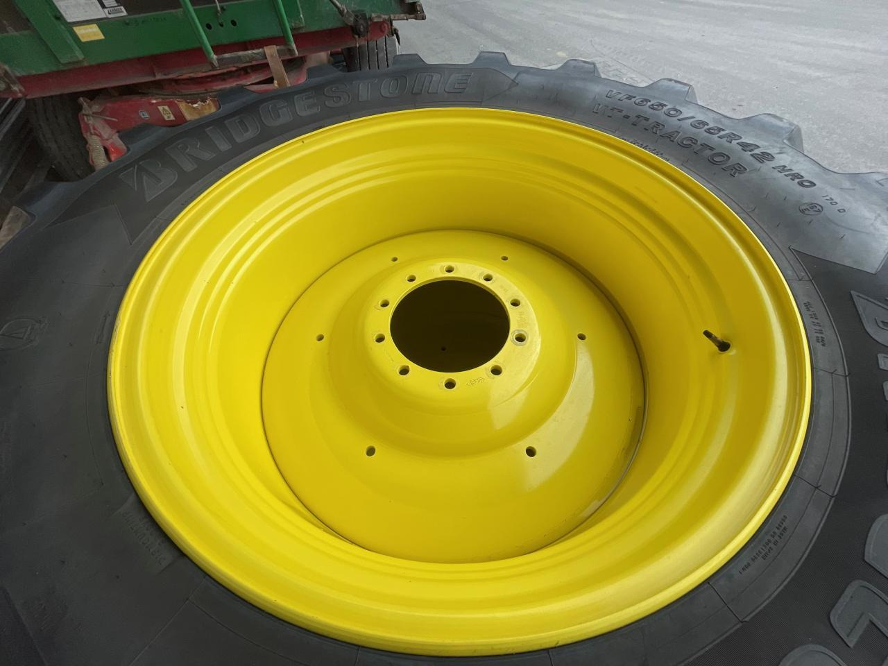 John Deere 6R250 Kompletträder 650/65 R42, Bridgestone, aus 2019 - جرار: صورة 3 John Deere 6R250 Kompletträder 650/65 R42, Bridgestone, aus 2019 - جرار: صورة 3