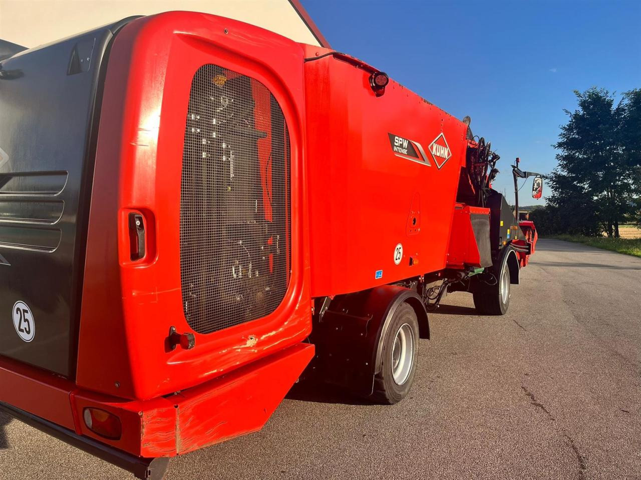 Kuhn 14.2 CS / Futtermischwagen / 2 Schnecken - عربة خلط الأعلاف: صورة 5 Kuhn 14.2 CS / Futtermischwagen / 2 Schnecken - عربة خلط الأعلاف: صورة 5