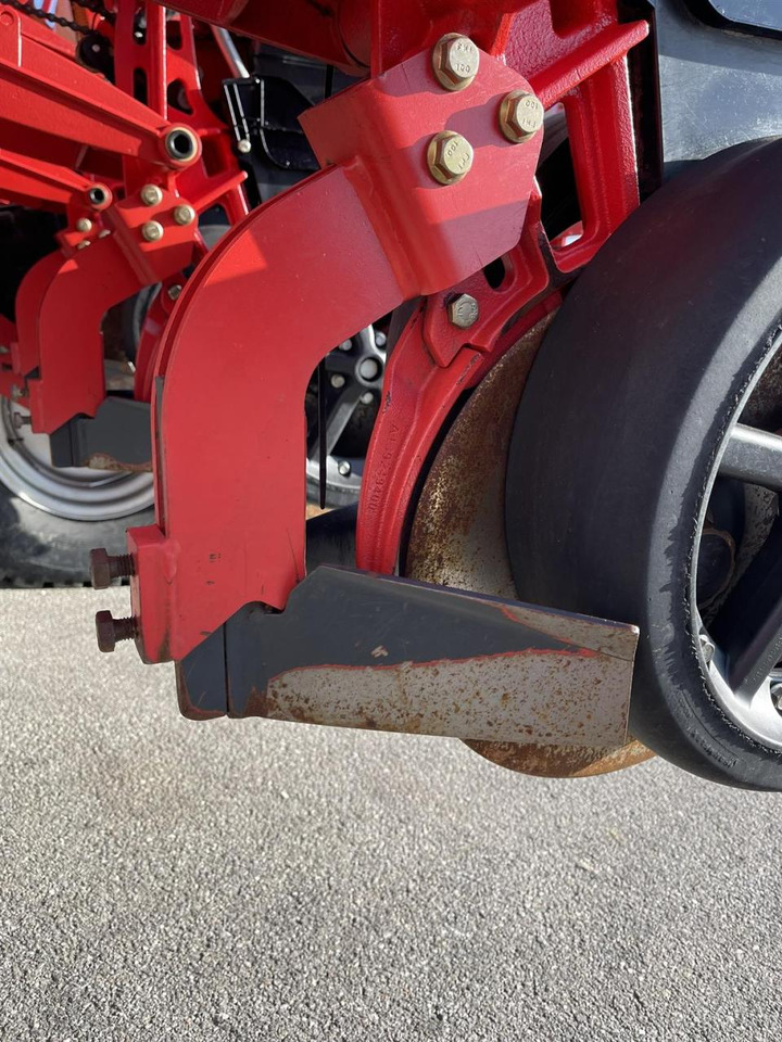 آلة نثر البذور الدقيقة Kverneland Optima TF Profi 2, 8-reihig, mechanischer Antrieb: صورة 8 آلة نثر البذور الدقيقة Kverneland Optima TF Profi 2, 8-reihig, mechanischer Antrieb: صورة 8