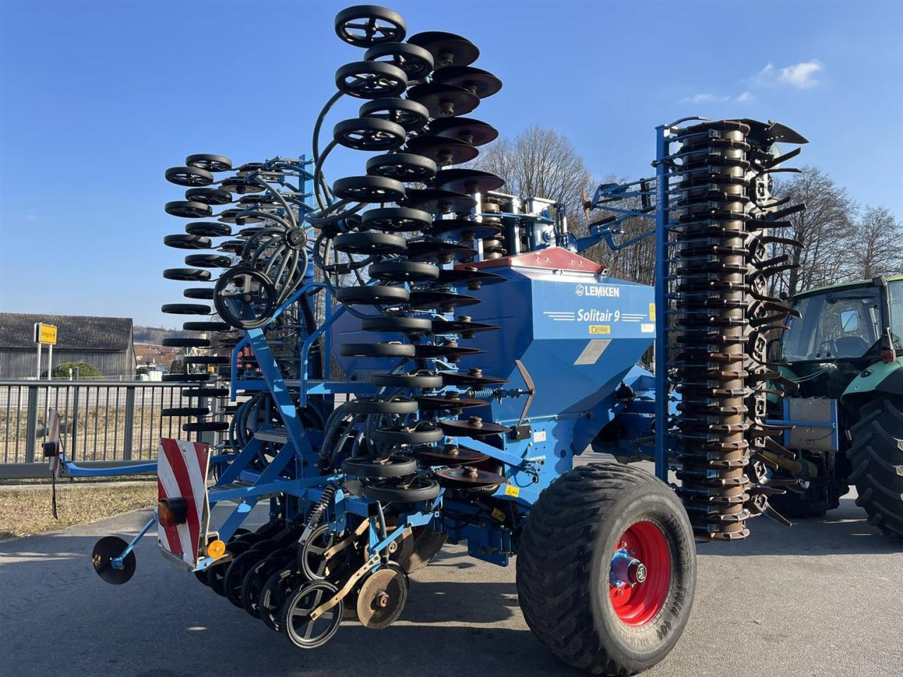 Lemken Säkombi Lemken Zirkon 10/600KA und Solitär 9 - آلة البذار متعددة الوظائف: صورة 5 Lemken Säkombi Lemken Zirkon 10/600KA und Solitär 9 - آلة البذار متعددة الوظائف: صورة 5