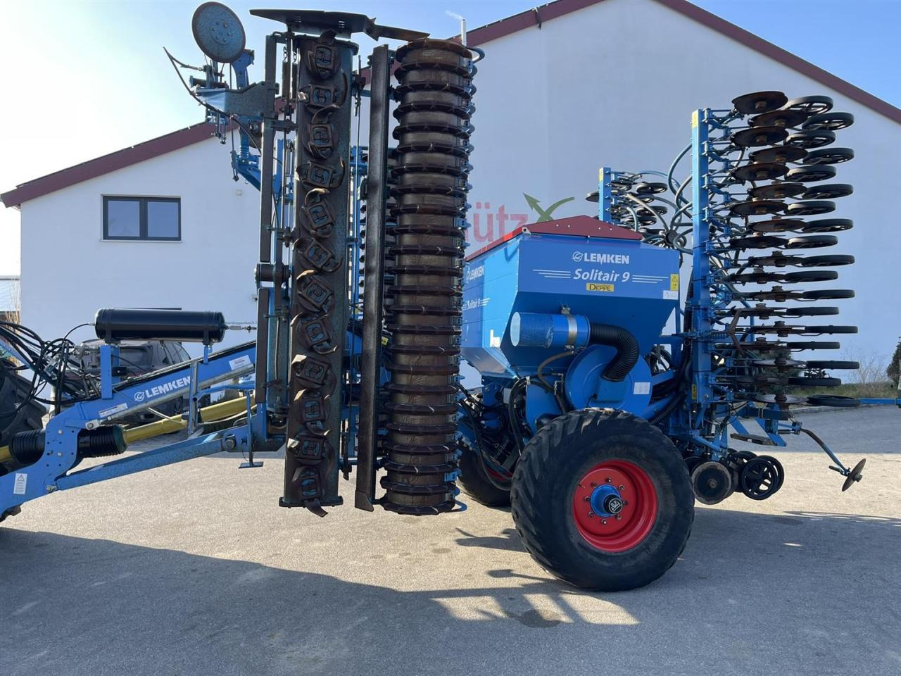 Lemken Säkombi Lemken Zirkon 10/600KA und Solitär 9 - آلة البذار متعددة الوظائف: صورة 2 Lemken Säkombi Lemken Zirkon 10/600KA und Solitär 9 - آلة البذار متعددة الوظائف: صورة 2