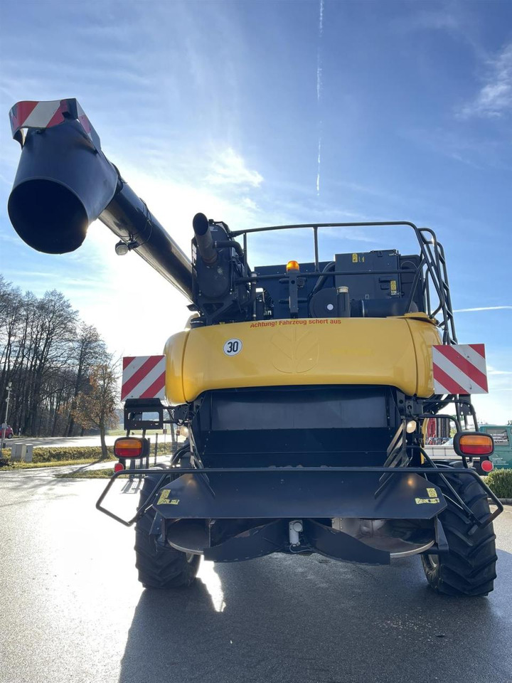 New Holland CR9080 Elevation Allrad - حصادة موحَّدة: صورة 5 New Holland CR9080 Elevation Allrad - حصادة موحَّدة: صورة 5