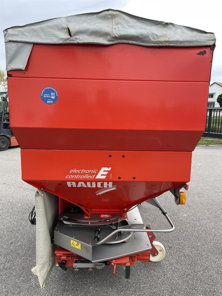 Rauch Axera H EMC 1102 mit Rauch Quantron P Bedienterminal, Abdeckplane, Rollvorrichtung - آلة رش السماد: صورة 4 Rauch Axera H EMC 1102 mit Rauch Quantron P Bedienterminal, Abdeckplane, Rollvorrichtung - آلة رش السماد: صورة 4