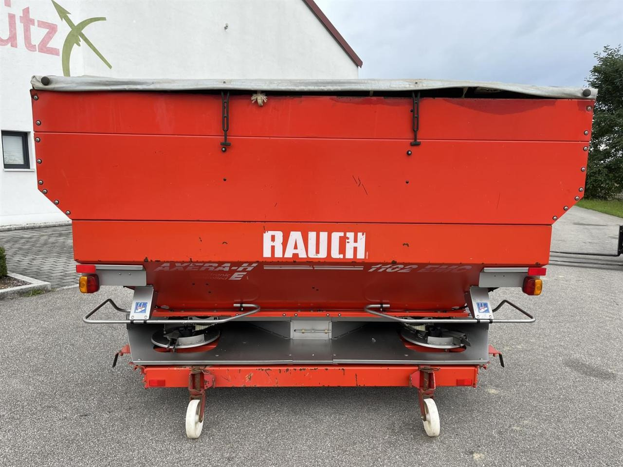 Rauch Axera H EMC 1102 mit Rauch Quantron P Bedienterminal, Abdeckplane, Rollvorrichtung - آلة رش السماد: صورة 2 Rauch Axera H EMC 1102 mit Rauch Quantron P Bedienterminal, Abdeckplane, Rollvorrichtung - آلة رش السماد: صورة 2