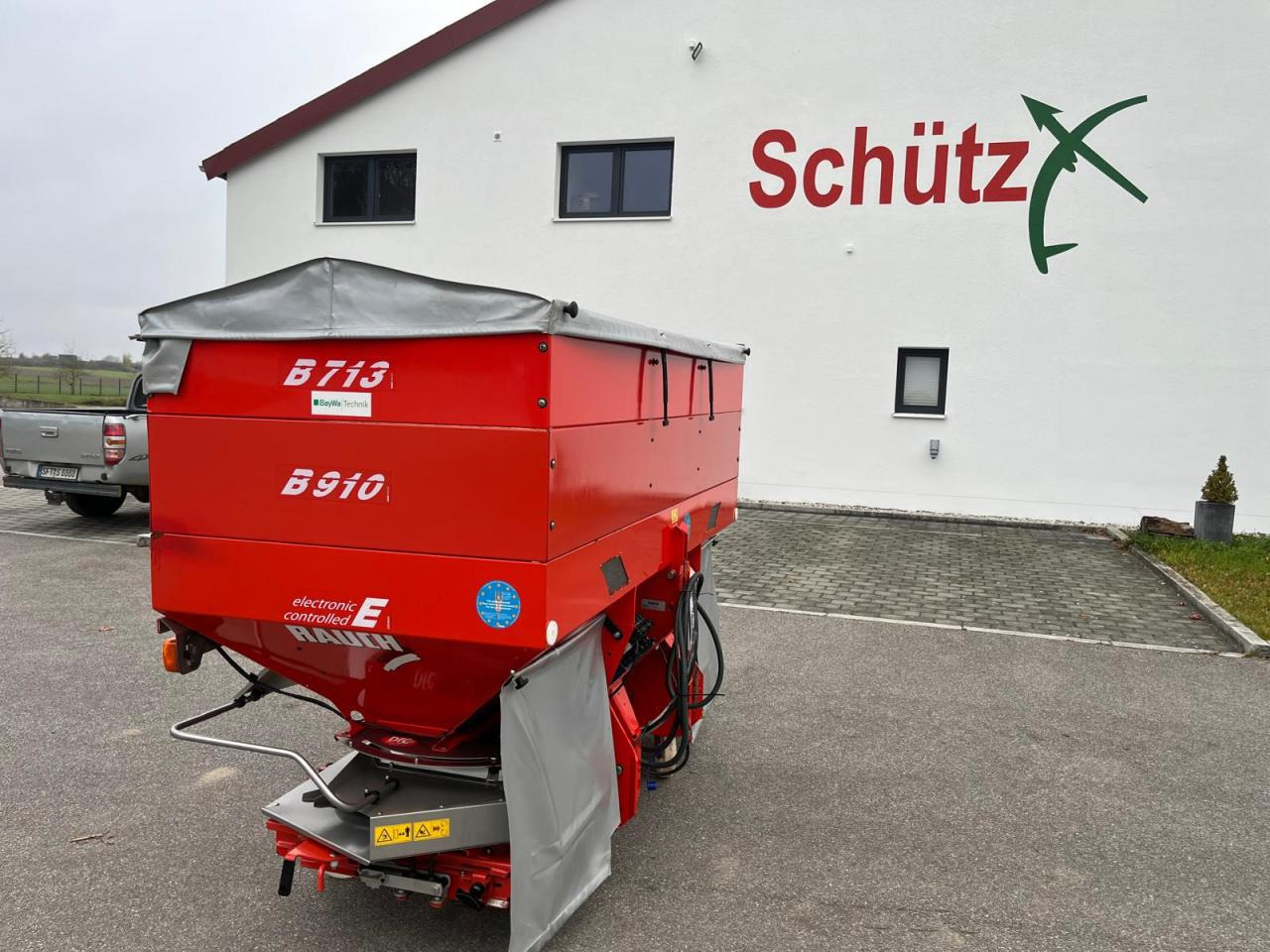 Rauch Axera H-EMC Top Zustand Düngerstreuer - آلة رش السماد: صورة 1 Rauch Axera H-EMC Top Zustand Düngerstreuer - آلة رش السماد: صورة 1