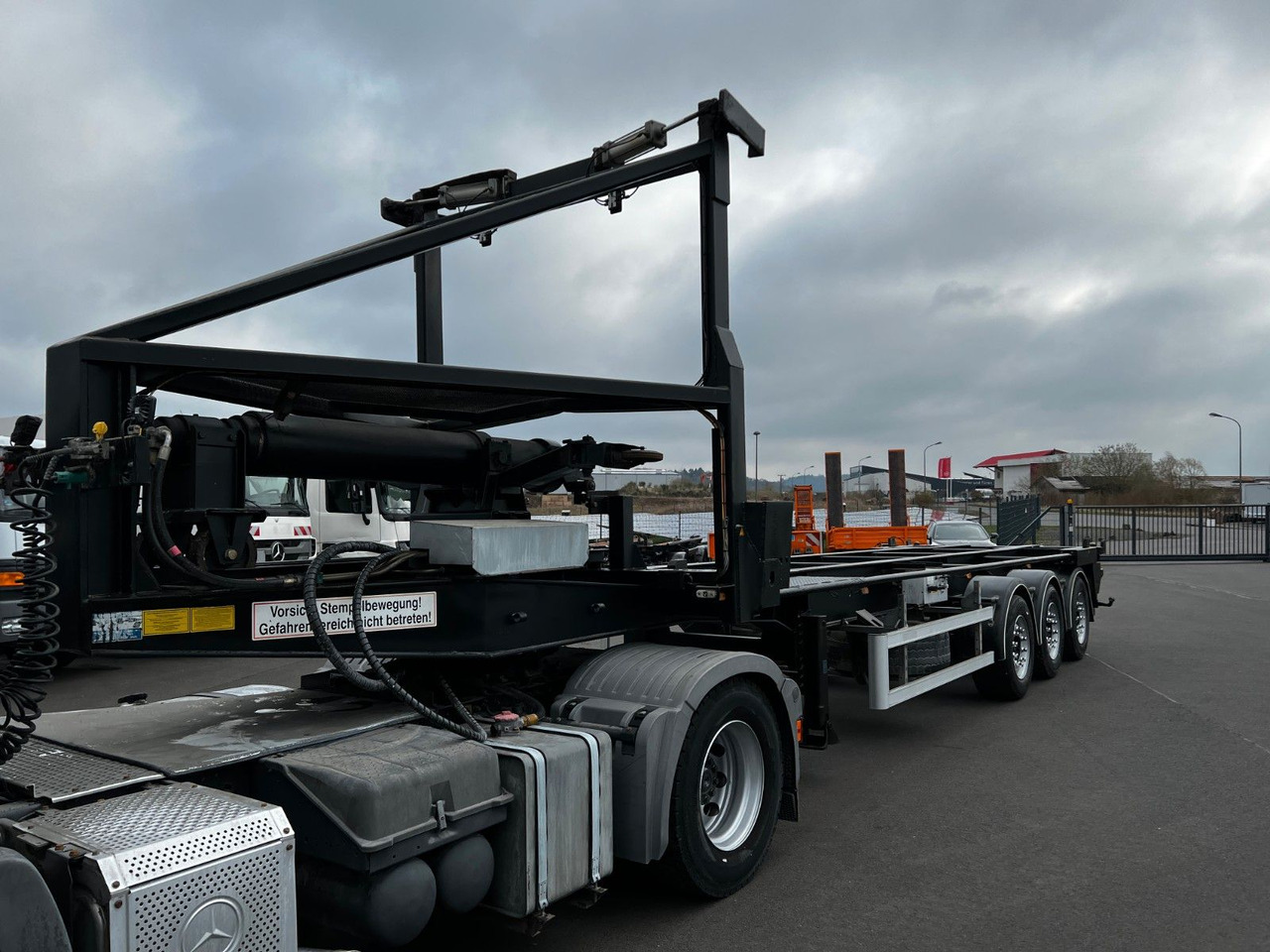 H&W 3- Achs Auflieger für Presscontainer H&W 3- Achs Auflieger für Presscontainer - نصف مقطورة لنقل الحاويات: صورة 2 H&W 3- Achs Auflieger für Presscontainer H&W 3- Achs Auflieger für Presscontainer - نصف مقطورة لنقل الحاويات: صورة 2