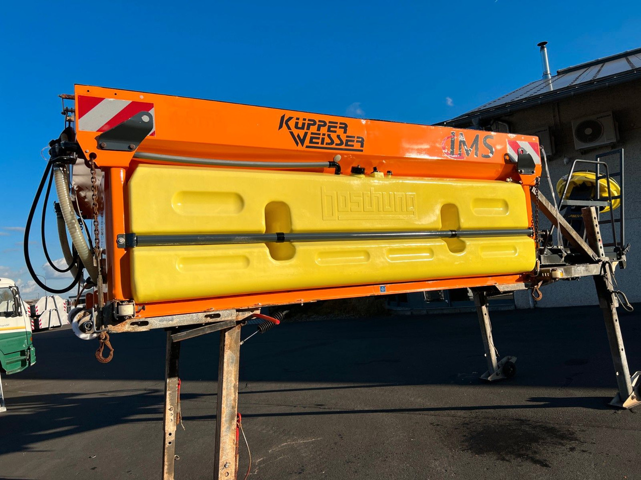 Küpper Weisser IMSSN E 35050HFH Küpper Weisser IMSSN E 35050HFH - مفرشة الرمل/ الملح - آلية المنفعة/ مركبة خاصة: صورة 1 Küpper Weisser IMSSN E 35050HFH Küpper Weisser IMSSN E 35050HFH - مفرشة الرمل/ الملح - آلية المنفعة/ مركبة خاصة: صورة 1