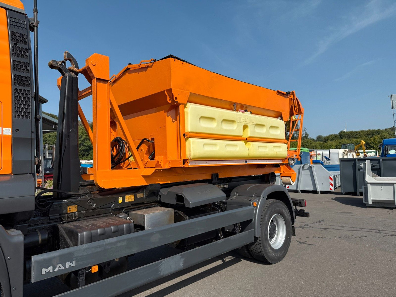 MAN TGA 18.350 4x4 Meiler Abroller RK 14.45 Winterd. - شاحنة ذات خطاف: صورة 3 MAN TGA 18.350 4x4 Meiler Abroller RK 14.45 Winterd. - شاحنة ذات خطاف: صورة 3