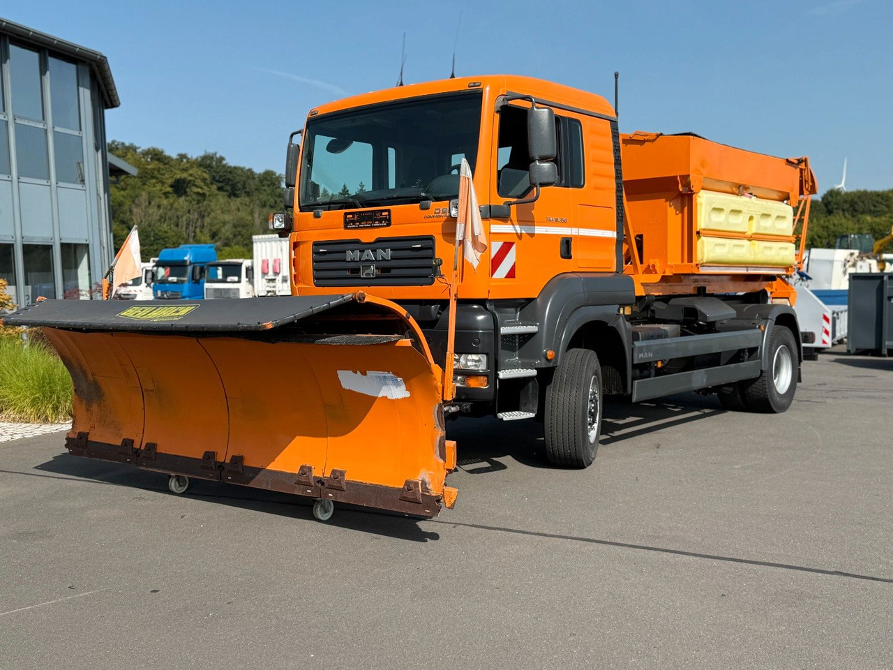 MAN TGA 18.350 4x4 Meiler Abroller RK 14.45 Winterd. - شاحنة ذات خطاف: صورة 1 MAN TGA 18.350 4x4 Meiler Abroller RK 14.45 Winterd. - شاحنة ذات خطاف: صورة 1
