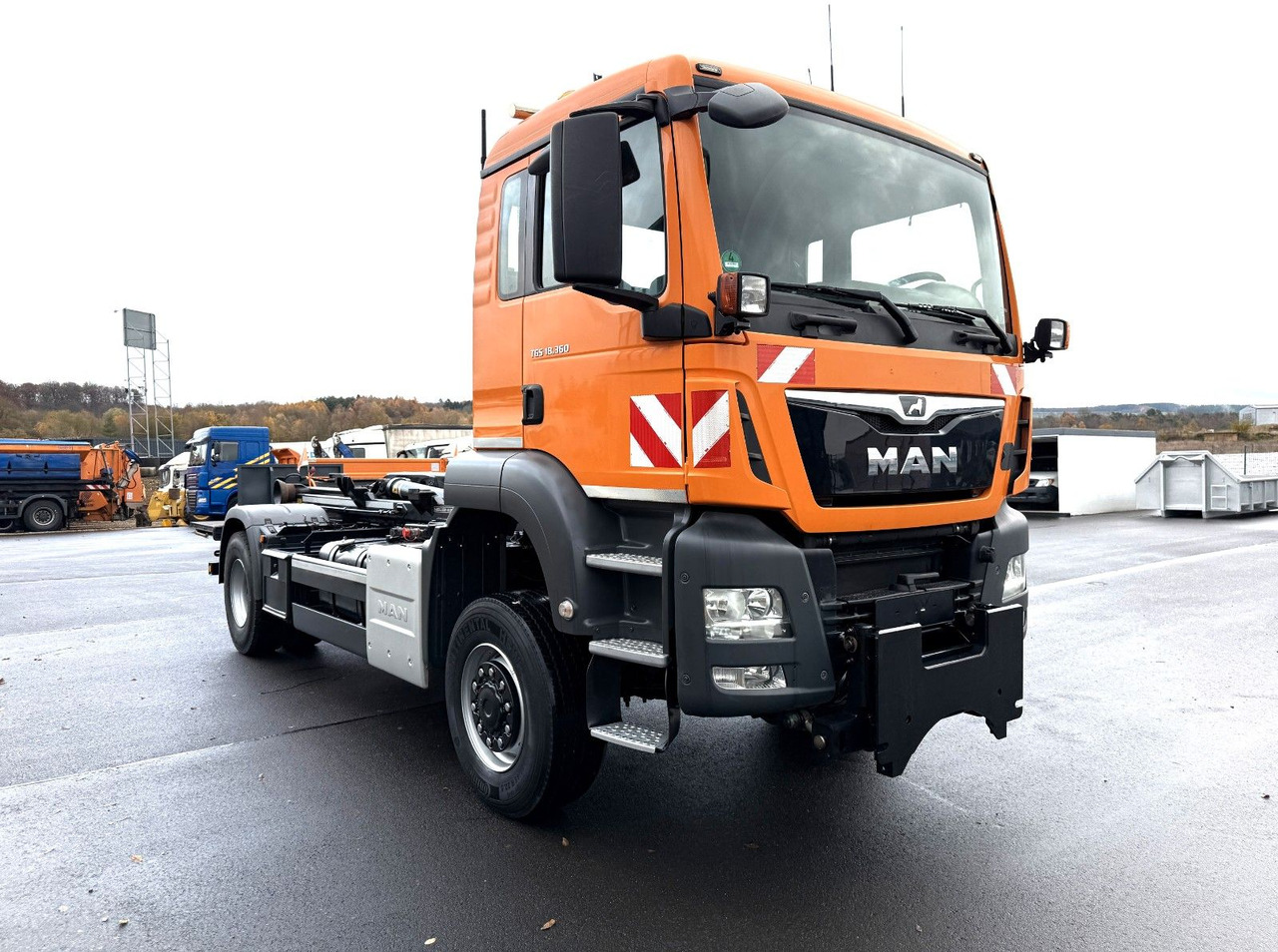 MAN TGS 18.360 4x4 Winterdienst Fahrgestell - شاحنة هيكل كابينة: صورة 1 MAN TGS 18.360 4x4 Winterdienst Fahrgestell - شاحنة هيكل كابينة: صورة 1