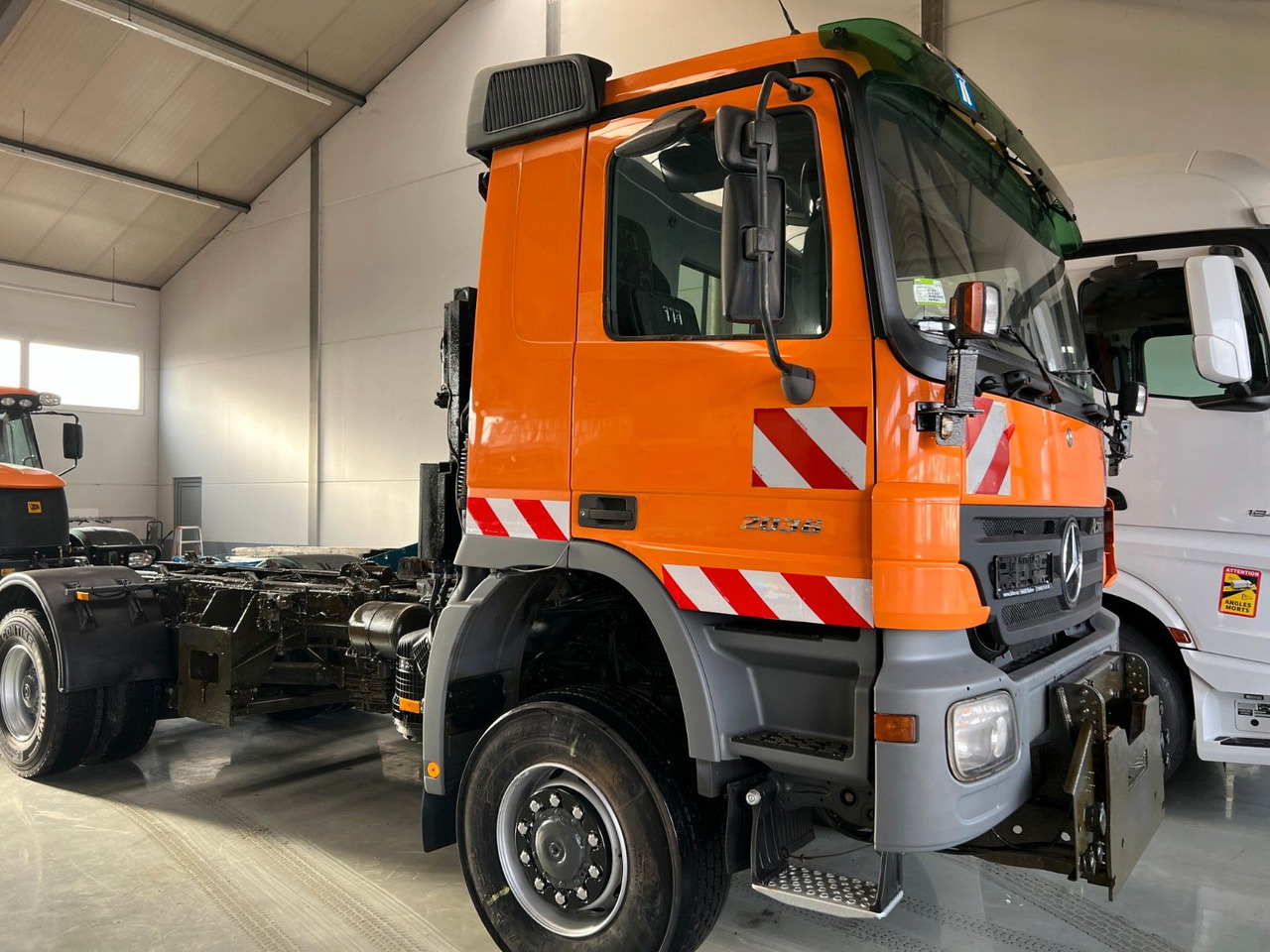 Mercedes-Benz Actros 2036 4x4 DautelWechselsystem Winterdienst Mercedes-Benz Actros 2036 4x4 DautelWechselsystem Winterdienst - شاحنة هيكل كابينة: صورة 2 Mercedes-Benz Actros 2036 4x4 DautelWechselsystem Winterdienst Mercedes-Benz Actros 2036 4x4 DautelWechselsystem Winterdienst - شاحنة هيكل كابينة: صورة 2