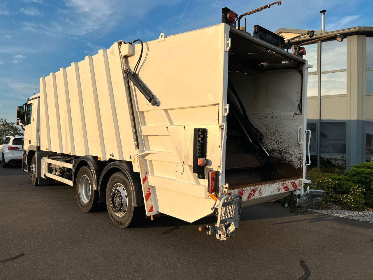 Mercedes-Benz Actros 2532 6x2 MP3 Faun Power Press 524 - شاحنة النفايات: صورة 2 Mercedes-Benz Actros 2532 6x2 MP3 Faun Power Press 524 - شاحنة النفايات: صورة 2