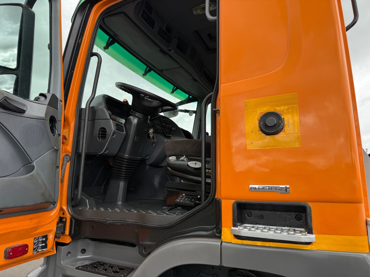 Mercedes-Benz Actros 3341 6x6 Hydraulikpumpe + Tank - شاحنة هيكل كابينة: صورة 3 Mercedes-Benz Actros 3341 6x6 Hydraulikpumpe + Tank - شاحنة هيكل كابينة: صورة 3