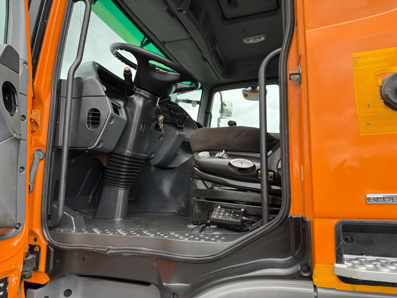 Mercedes-Benz Actros 3341 6x6 Hydraulikpumpe + Tank - شاحنة هيكل كابينة: صورة 5 Mercedes-Benz Actros 3341 6x6 Hydraulikpumpe + Tank - شاحنة هيكل كابينة: صورة 5