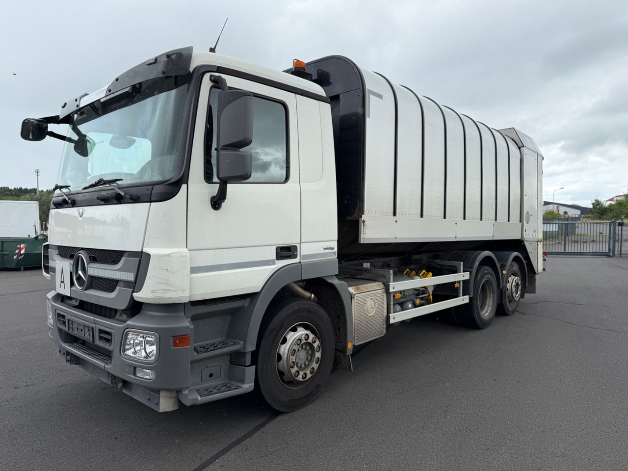 Mercedes-Benz Actros MP3 2532 6x2 Faun Rotorpress 521 - شاحنة النفايات: صورة 1 Mercedes-Benz Actros MP3 2532 6x2 Faun Rotorpress 521 - شاحنة النفايات: صورة 1