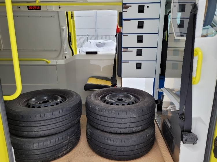 FORD TRANSIT 2,0TDI AMBULANCE KLIMA 4.2018 EURO 6, 3 UNITS - سيارة اسعاف: صورة 5 FORD TRANSIT 2,0TDI AMBULANCE KLIMA 4.2018 EURO 6, 3 UNITS - سيارة اسعاف: صورة 5