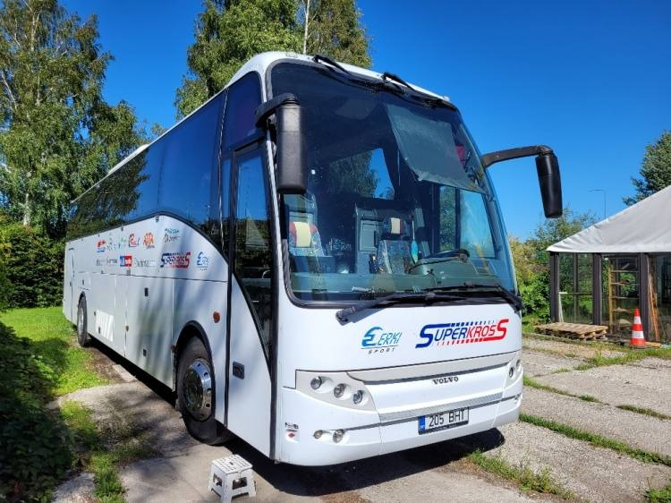 VOLVO B12M BERKHOF AXIAL70 MOTORHOME KLIMA 3.2003 - مركبة كوتش: صورة 1 VOLVO B12M BERKHOF AXIAL70 MOTORHOME KLIMA 3.2003 - مركبة كوتش: صورة 1