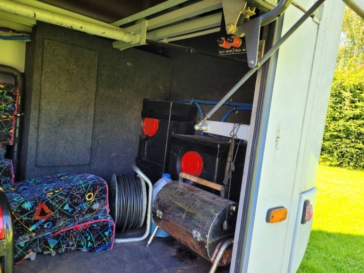 VOLVO B12M BERKHOF AXIAL70 MOTORHOME KLIMA 3.2003 - مركبة كوتش: صورة 4 VOLVO B12M BERKHOF AXIAL70 MOTORHOME KLIMA 3.2003 - مركبة كوتش: صورة 4