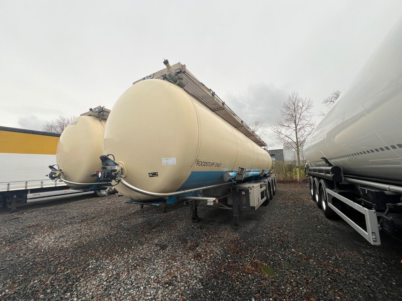 Lag 32000 l Lebensmitteltank mit 3 Kammern, ADR - نصف مقطورة صهريج: صورة 3 Lag 32000 l Lebensmitteltank mit 3 Kammern, ADR - نصف مقطورة صهريج: صورة 3