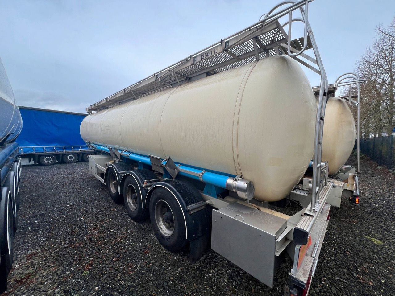 Lag 32000 l Lebensmitteltank mit 3 Kammern, ADR - نصف مقطورة صهريج: صورة 5 Lag 32000 l Lebensmitteltank mit 3 Kammern, ADR - نصف مقطورة صهريج: صورة 5