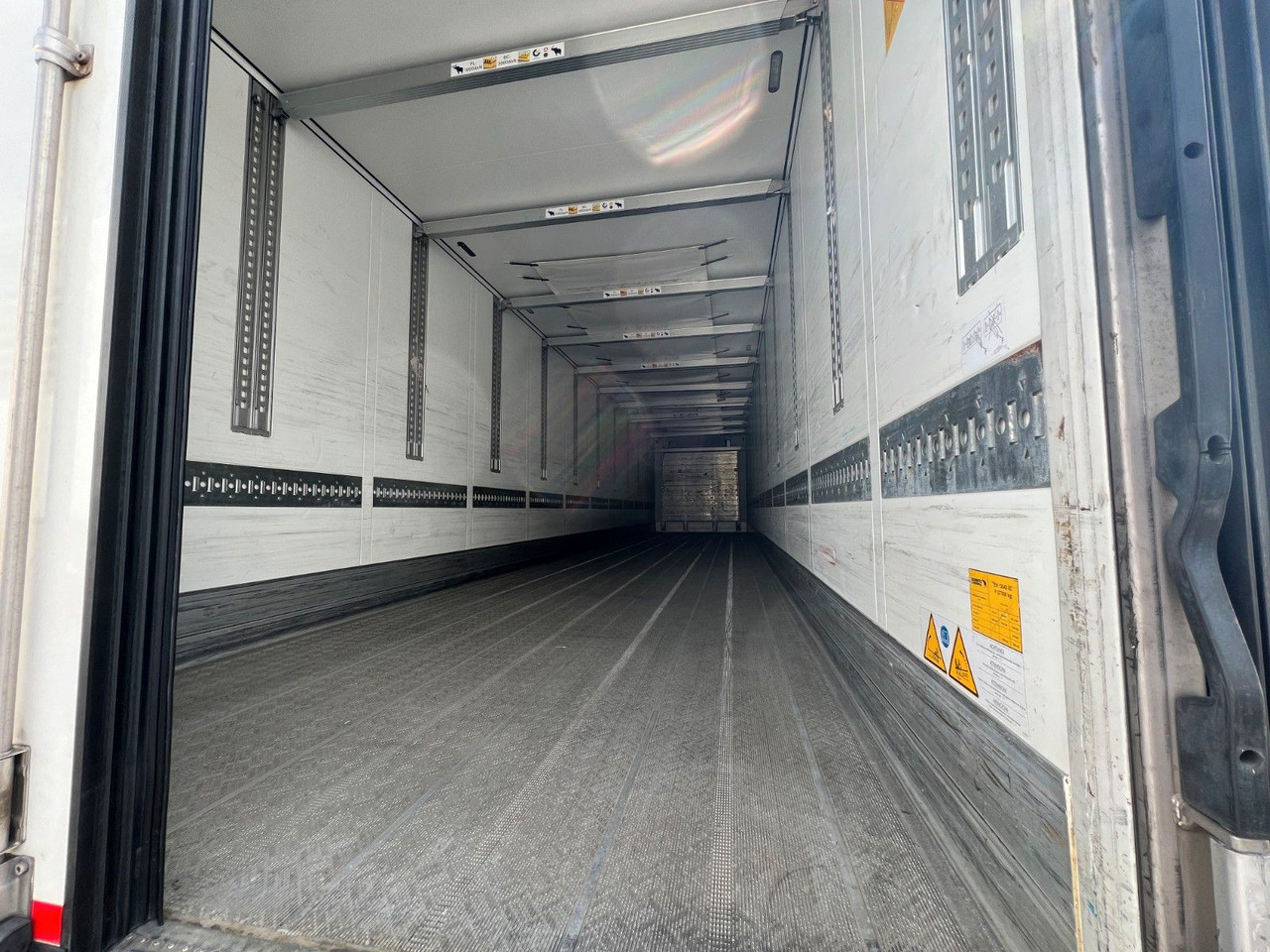 Schmitz Cargobull SKO 24/L - 13.4 FP 45 Cool V7, Schmitz S.CU V2.0 - نصف مقطورة مُبرِّدة: صورة 5 Schmitz Cargobull SKO 24/L - 13.4 FP 45 Cool V7, Schmitz S.CU V2.0 - نصف مقطورة مُبرِّدة: صورة 5