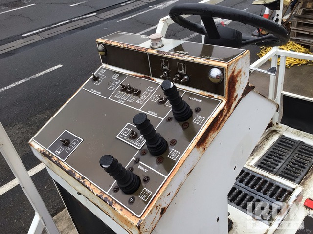 FMC loader Commander 15 Universal Main Deck - محملات الحاويات والمنصات النقالة: صورة 2 FMC loader Commander 15 Universal Main Deck - محملات الحاويات والمنصات النقالة: صورة 2
