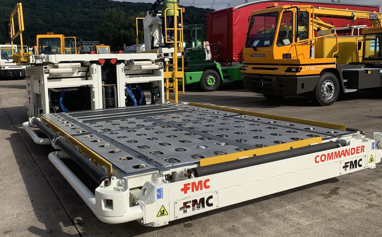 Lower Deck Loader 7 tons FMC Commander 15 - محملات الحاويات والمنصات النقالة: صورة 5 Lower Deck Loader 7 tons FMC Commander 15 - محملات الحاويات والمنصات النقالة: صورة 5