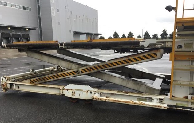 Lower Deck Loader FMC Commander 15 Wide - محملات الحاويات والمنصات النقالة: صورة 4 Lower Deck Loader FMC Commander 15 Wide - محملات الحاويات والمنصات النقالة: صورة 4