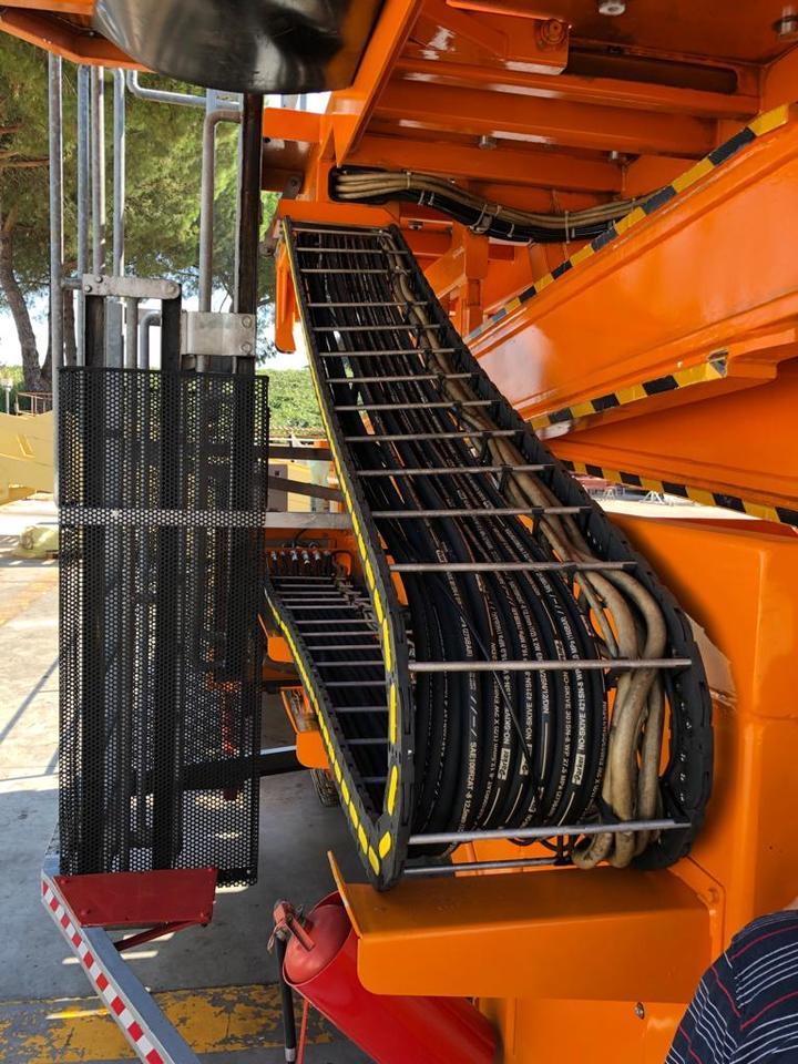 Main Deck Loader Aviogei 20 tons 2PU2000 - محملات الحاويات والمنصات النقالة: صورة 2 Main Deck Loader Aviogei 20 tons 2PU2000 - محملات الحاويات والمنصات النقالة: صورة 2